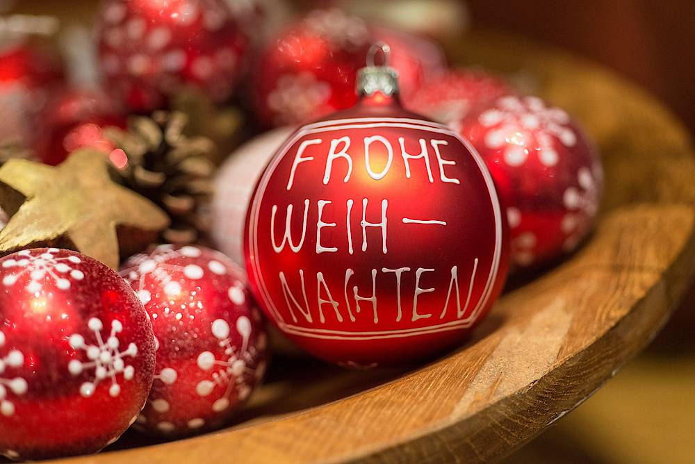 Frohe Weihnacht`n ond a guats neis Joahr!